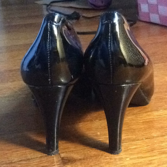 Black shiny heels - Picture 4 of 4